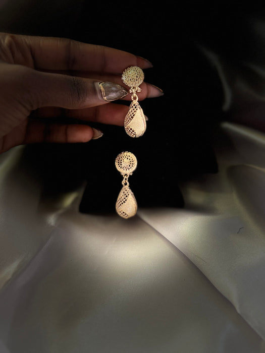 Sika Kɔkɔɔ Cocoa Bean Earrings