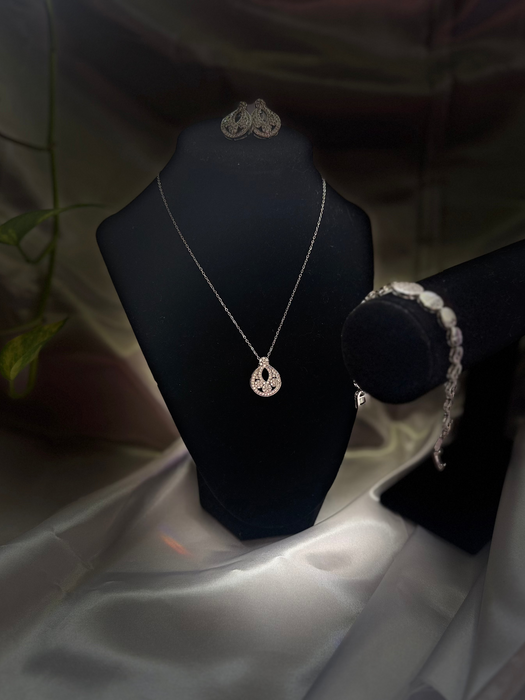 Luminare II Necklace