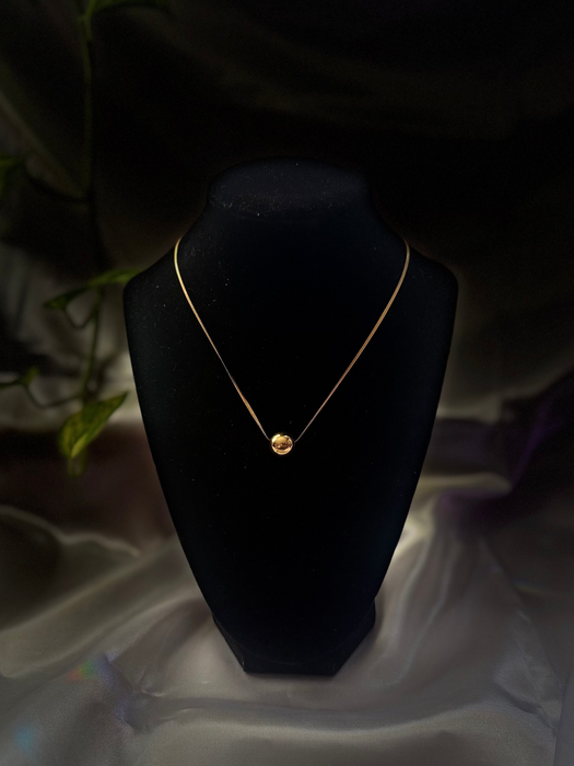 "Halo" Sika Kɔkɔɔ Necklace and Earrings Set